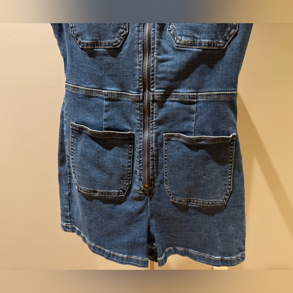 Free People Denim shorts Utility Romper – Size 6 - Picture 6 of 9